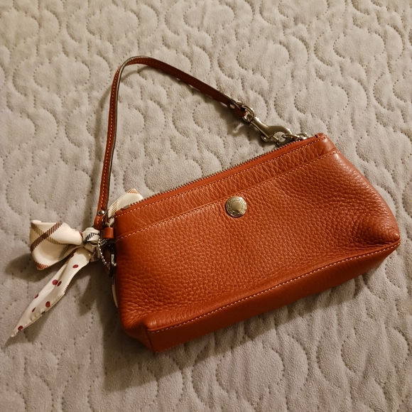 Vintage & Rare XL Coach Wristlet - Picture 1 of 12